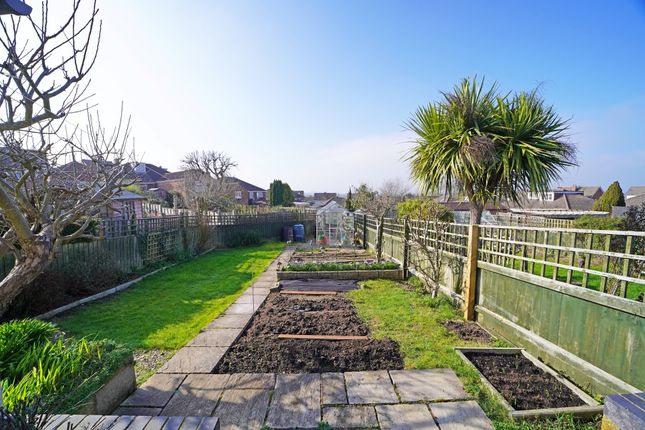 15, Folly Drive, Highworth,Swindon photo 4