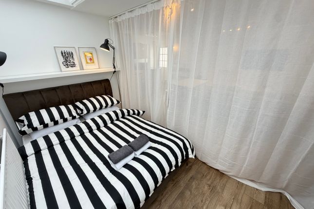 Queen's Gate Mews, ICL/South Kensington/London photo 4