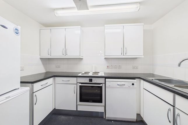 26 Dene Court, 40 Stafford Road, Caterham photo 3