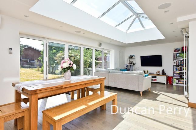19, Hill Rise, Potters Bar photo 4