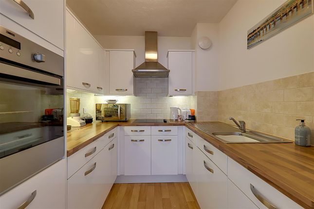 Flat 7, Cambridge Lodge, 10 Southey Road, Worthing photo 4