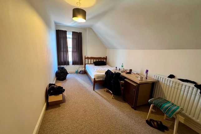 Room 8, 16, Hatfield Road, Ipswich photo 2