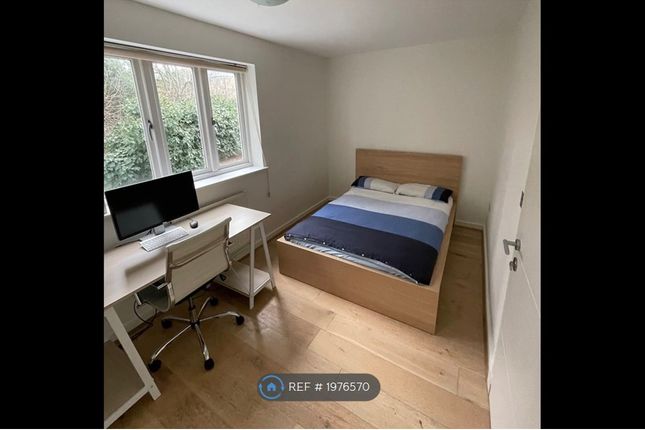 Thumbnail Room to rent in Charter Buildings, London