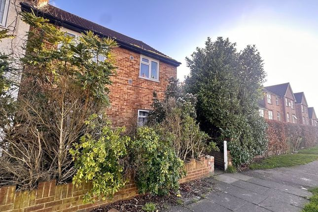 2-bed flat on 409, Staines Road, Feltham, £294,950