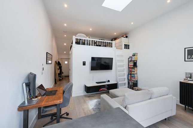 17, Longmans Mews, London photo 4