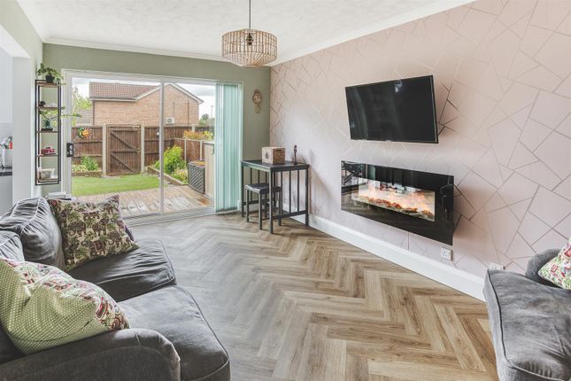7, Marshaw Close, Derby photo 3