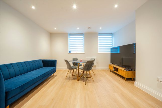 Flat 6,, Portman House, Chertsey photo 4