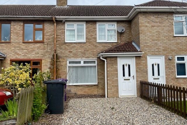 Thumbnail Terraced house to rent in The Close, Royston