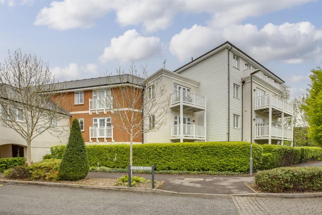 Thumbnail Flat for sale in Sierra Road, High Wycombe