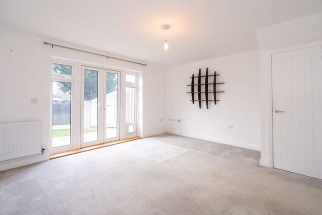 9, Longacres Way, Chichester photo 4