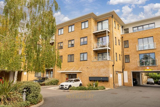 2-bed flat on Flat 9, 10 Sovereign Walk Victoria Road, Horley, £280,000