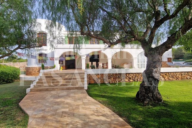 Country house for sale in Santa Eulalia, Ibiza, Spain