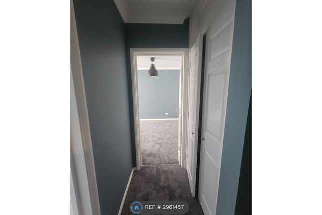 Flat, Dolphin Court Kingsmead Road, High Wycombe photo 3