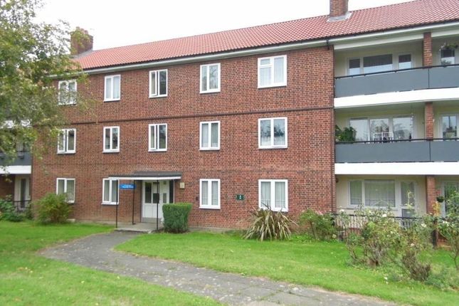 Flat to rent in Village Road, Enfield