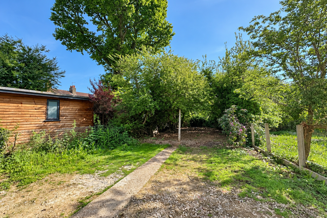 Room 5, St. Albans Road, South Mimms photo 5
