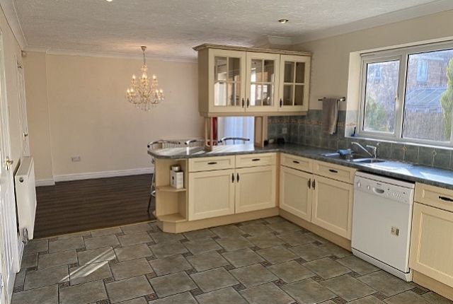 4, Argil Close, Wolverhampton photo 3