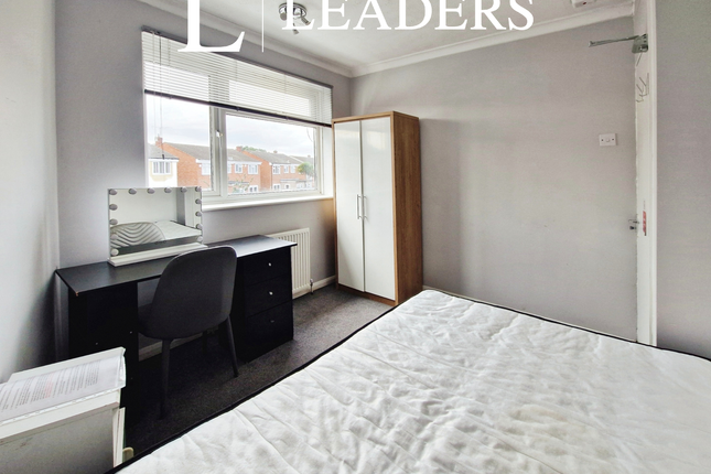 Room 4, 20, Pugh Place, Stanford-le-Hope photo 4