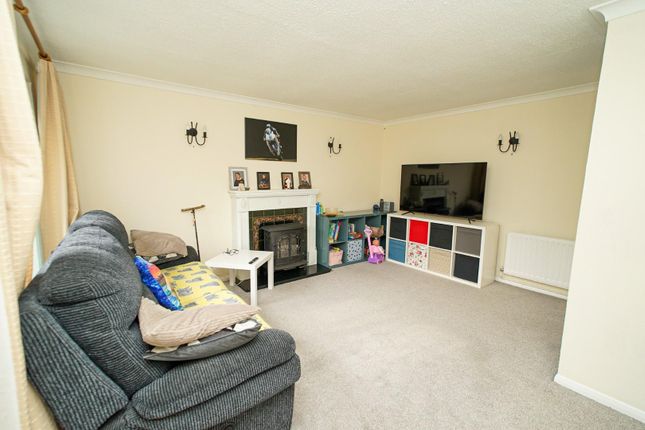 306, Grasmere Way, Leighton Buzzard photo 2