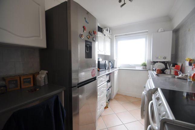 34, Cathedral Drive, Basildon photo 4