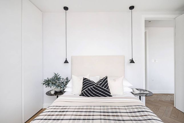 2-bed flat on Maple Path, Hackney, £730,000