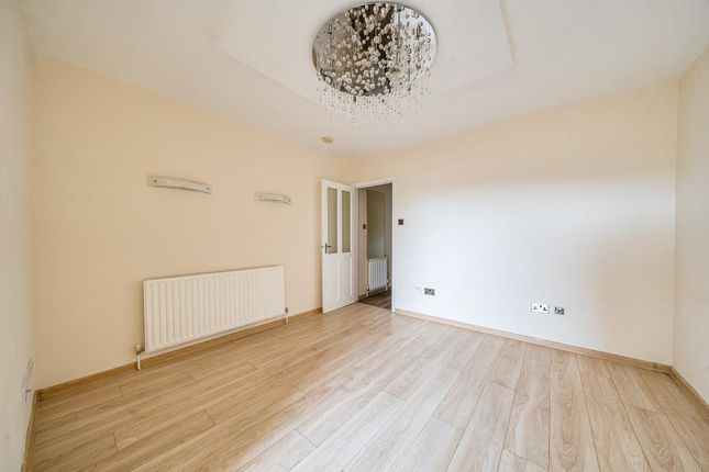 FLAT 10 ROSE COURT, Chesham, Chesham photo 3
