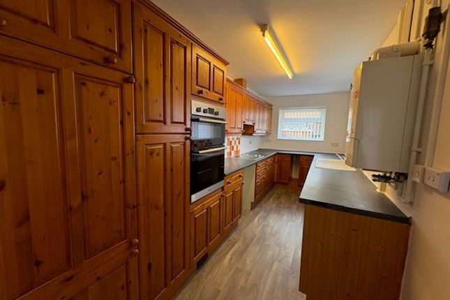 52 Knoll Street, Rochdale photo 5
