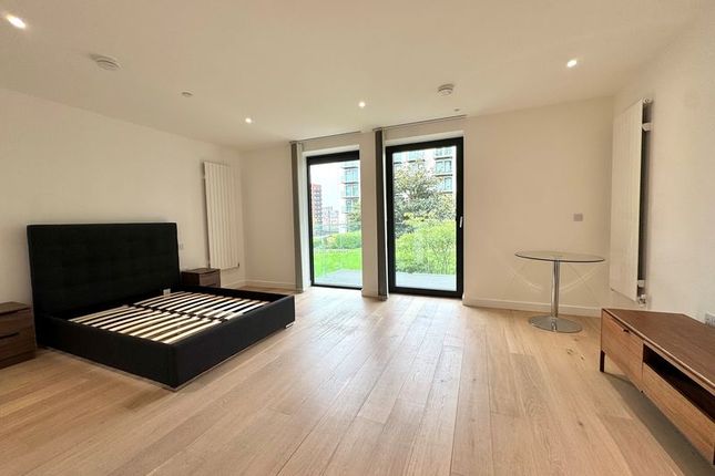 189 Caravel House, Royal Crest Avenue, London photo 2