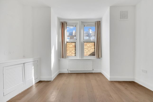 25a Belton Road, London photo 2