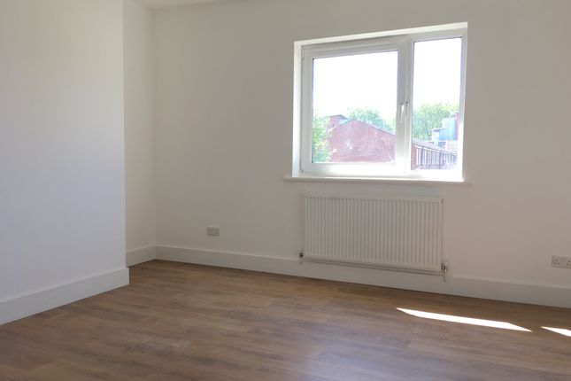 Thumbnail Flat for sale in Clapton, London