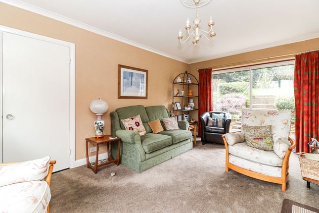 326 Hempstead Road, Watford photo 4