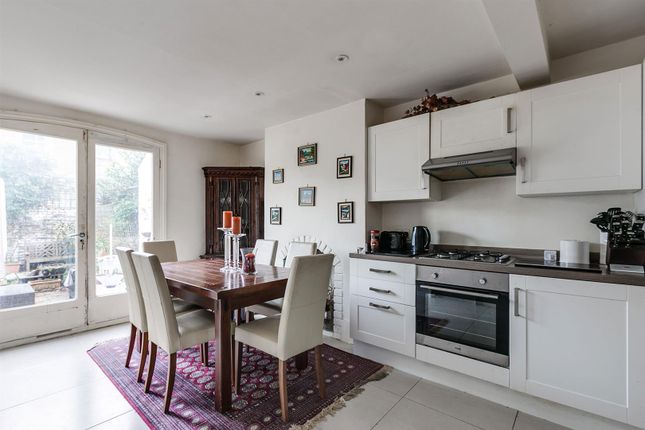 Bovingdon Road, London photo 4