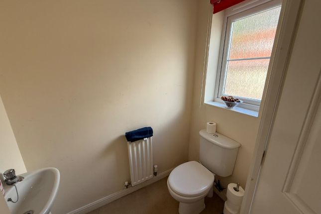 100, Deneb Drive, Swindon photo 2