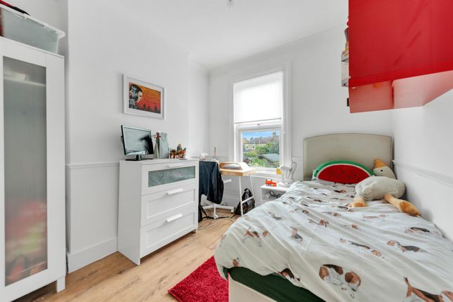 Terraced house for sale in Dumbreck Road, London