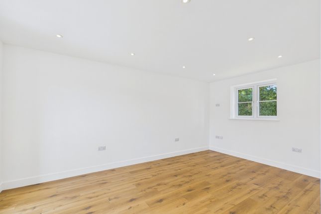 5, Nightingale Close, Saxmundham photo 4