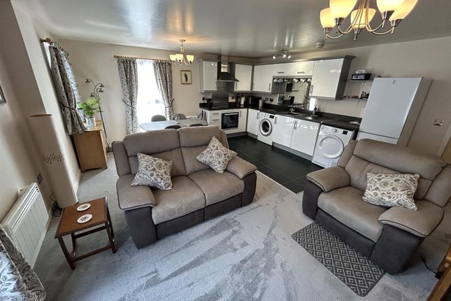 Flat 5, Waterfall House, Waters Edge, Stourport-On-Severn photo 2