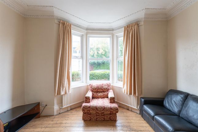 23, Lyndhurst Avenue, Newcastle Upon Tyne photo 4
