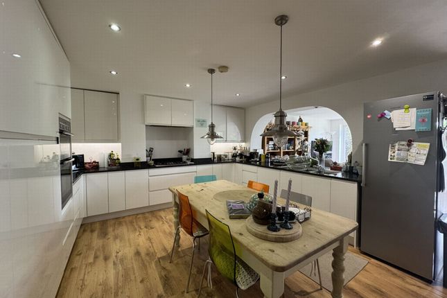 5, Longlands, Dawlish photo 2