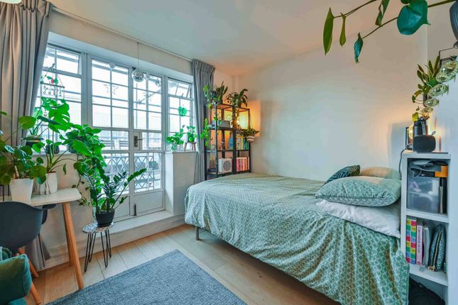 Studio for sale in Woburn Place, Bloomsbury, London