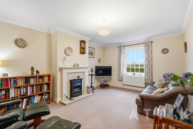 22, Greenbank, Halesworth photo 2