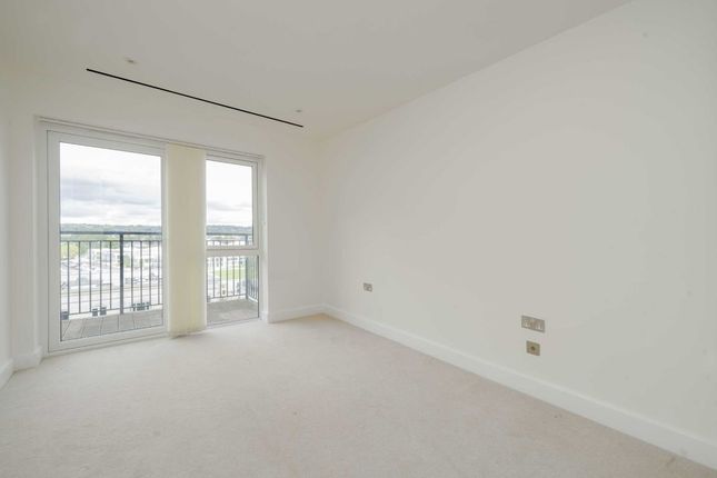 Flat for sale in Beaufort Square, Edgware