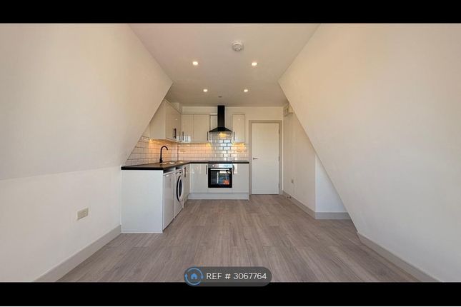 Flat, A Fife Road, Kingston Upon Thames photo 3