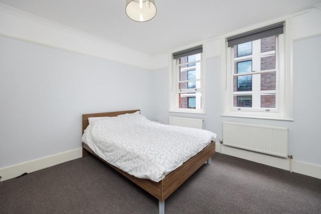Flat to rent in Cleveland Street, London