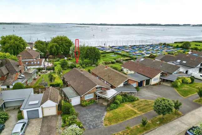 3-bed bungalow on Creek End, Hampshire, £850,000