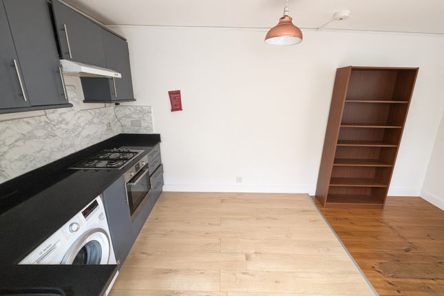 303, Wightman Road, London photo 5