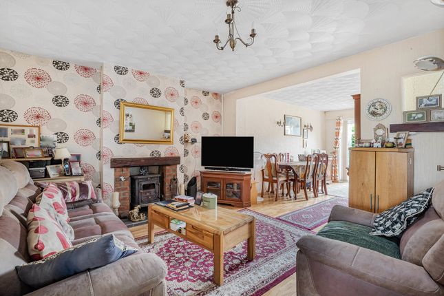 24, Parkwood Crescent, Gloucester photo 2