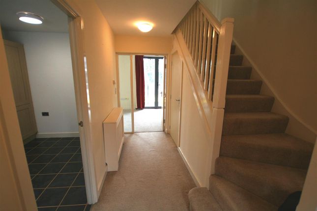 32, Basin Road, Worcester photo 4