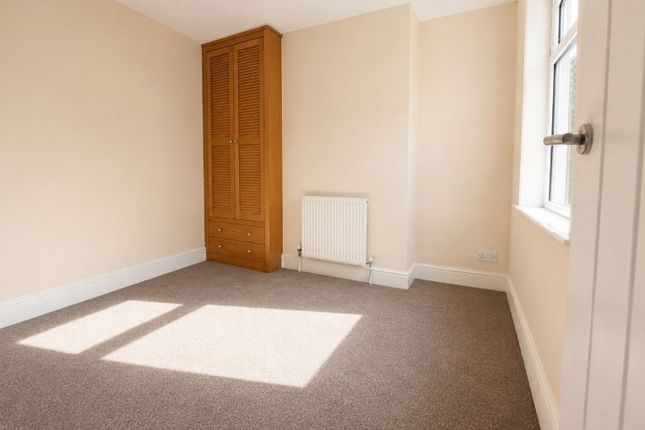 Room 2, 8, Leonard Road, Gosport photo 5