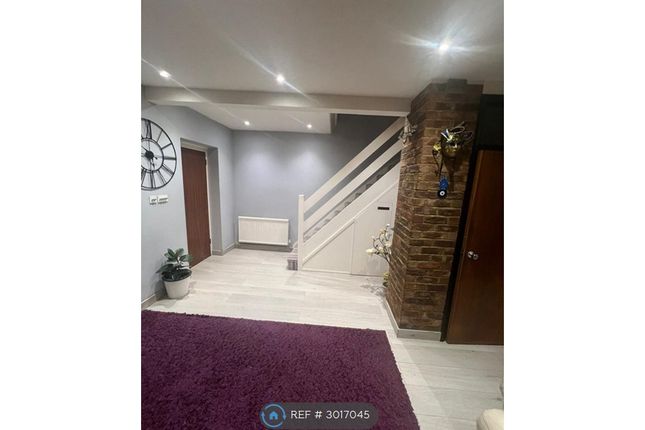 Methuen Road, Edgware photo 2