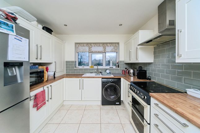 Flat 5, Hastings Court, 61, Hastings Road, Bexhill-On-Sea photo 2