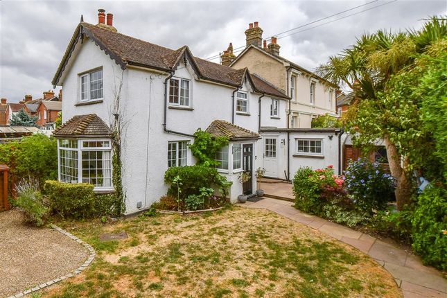 3-bed house on Hawden Road, Tonbridge, £330,500
